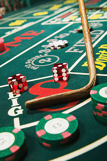 The Dog House slot reels showing dog symbols and house icons